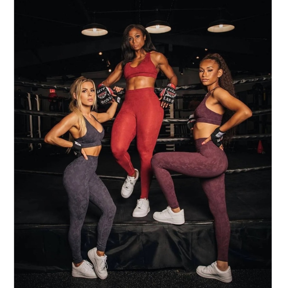 Buffbunny jacquard camo dark red and dark purple leggings